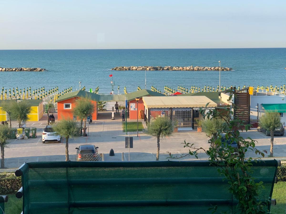 Appartement Al Mare Apartament à Fano Extérieur photo